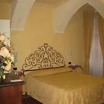Palazzo Di Mezzo 3* Carrù