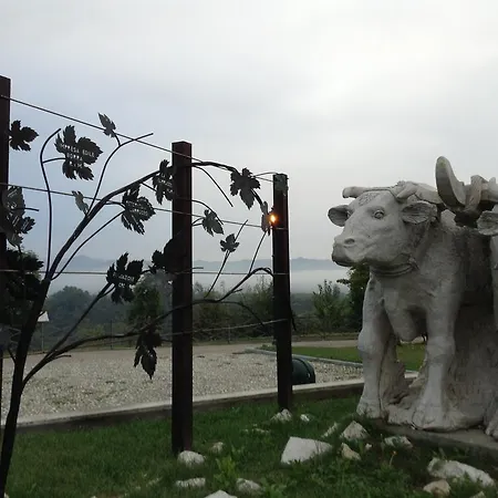 Palazzo Di Mezzo 3* Carrù