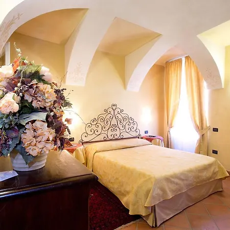 Palazzo Di Mezzo 3*