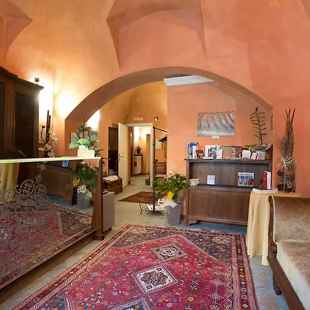 Palazzo Di Mezzo 3* Carrù