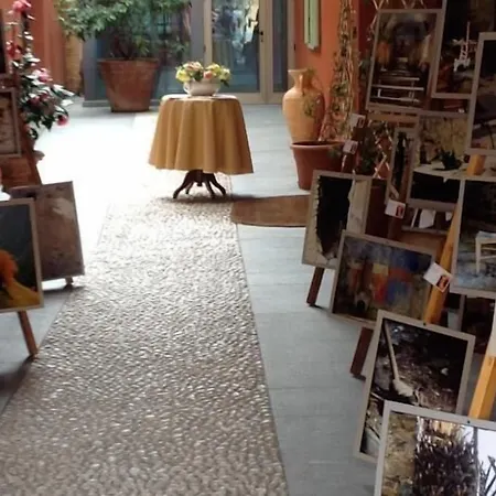 Hotel Palazzo Di Mezzo 3*