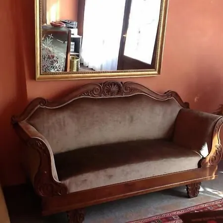 Palazzo Di Mezzo Carrù