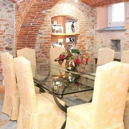 Hotel Palazzo Di Mezzo Carrù