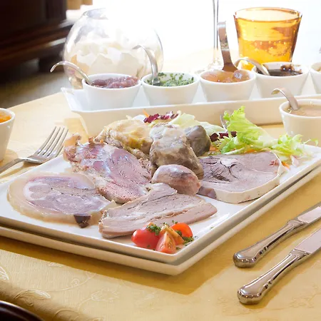 Hotel Palazzo Di Mezzo Carrù