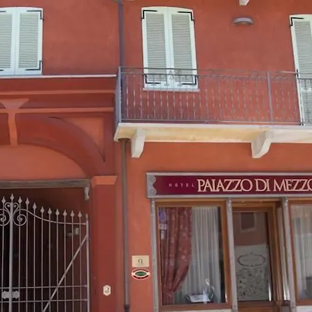 Palazzo Di Mezzo Hotel 3*