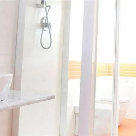 Hotel Palazzo Di Mezzo Carrù