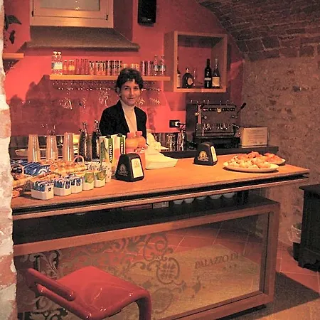 Hotel Palazzo Di Mezzo 3*