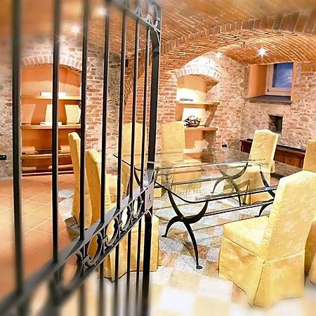 Palazzo Di Mezzo 3*