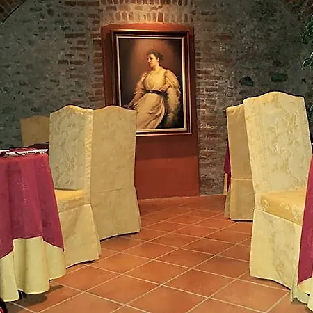 Hotel Palazzo Di Mezzo 3*
