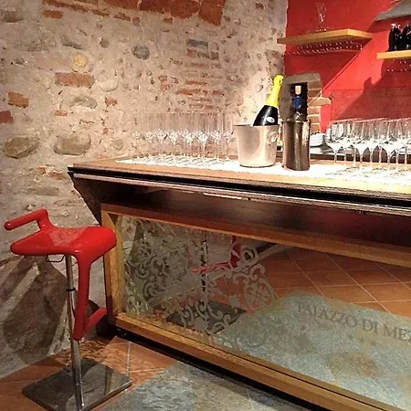 Palazzo Di Mezzo 3* Carrù