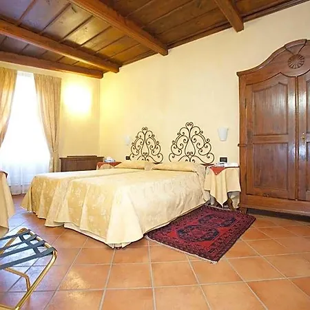 Palazzo Di Mezzo 3*