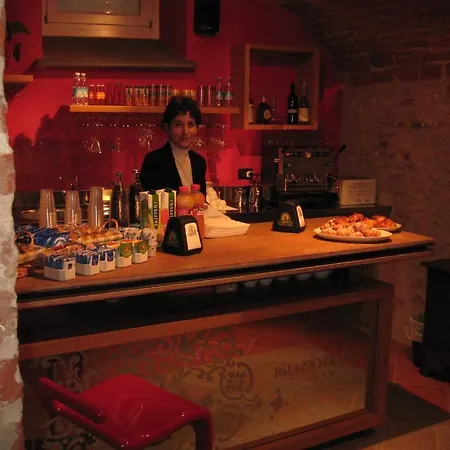 Palazzo Di Mezzo Carrù