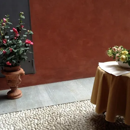 Hotel Palazzo Di Mezzo Carrù